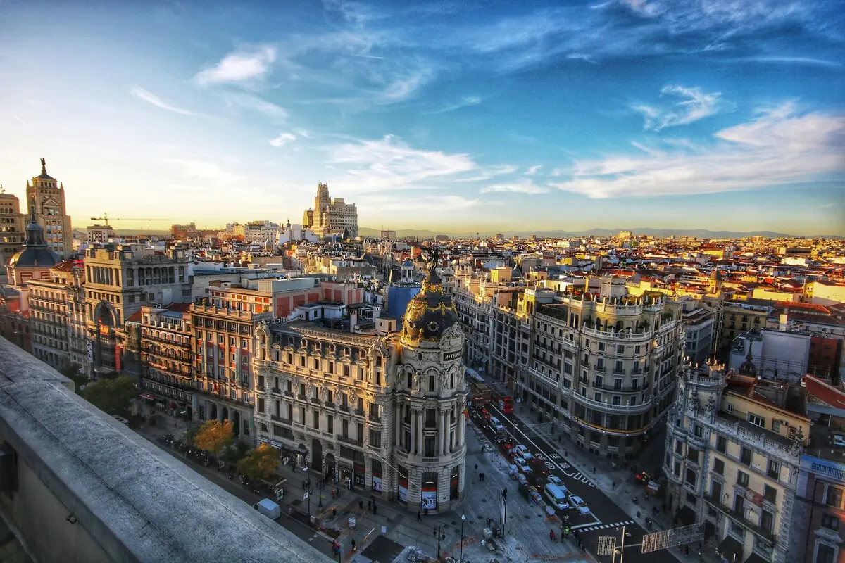 ¡Descubre cómo los millonarios latinos transforman Madrid en un paraíso exclusivo!