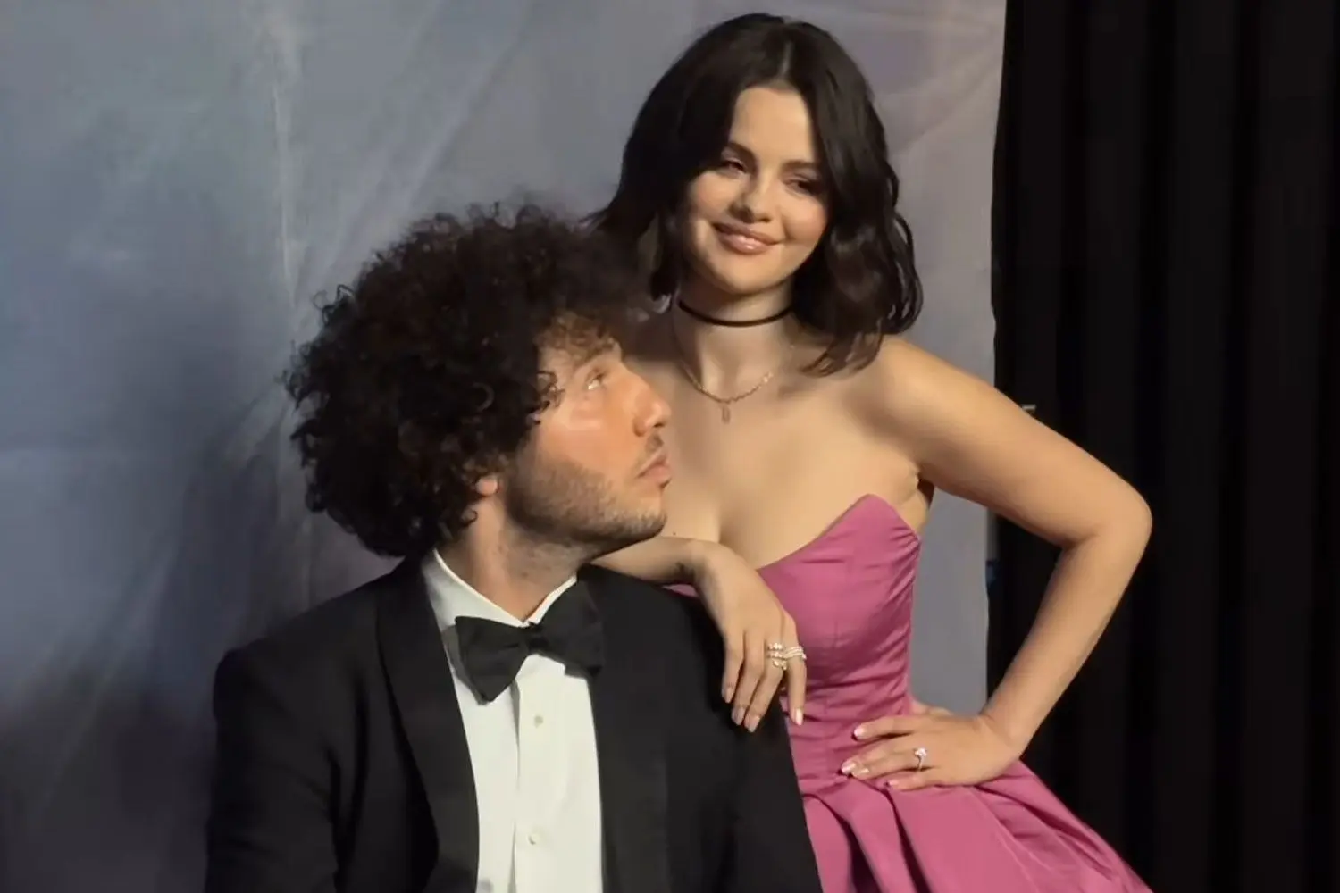 ¡Increíble! Selena Gomez finalmente vive su sueño de la adolescencia con fotos de prom- Últimas noticias Ecuador