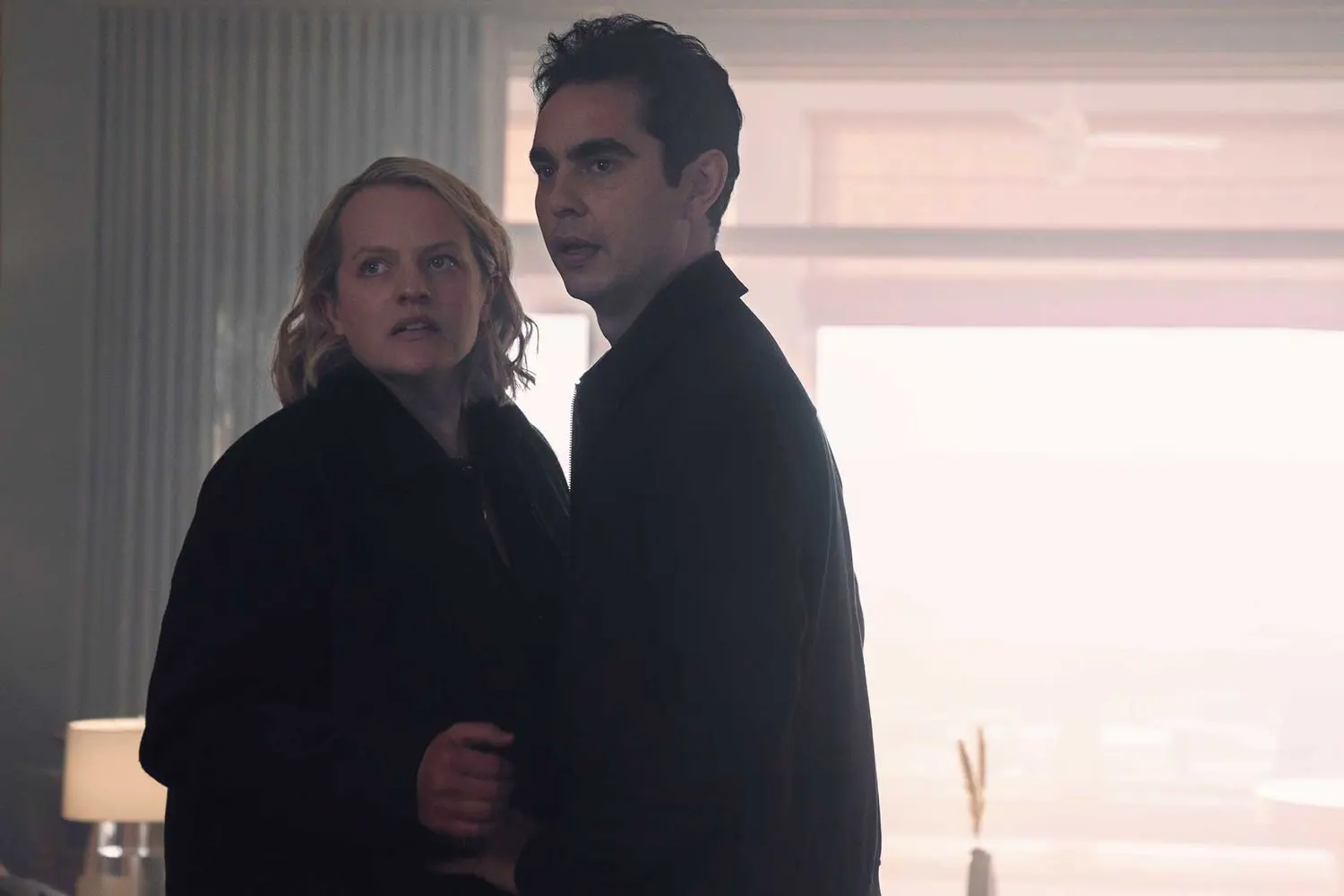 El inesperado giro en la trama de The Handmaid