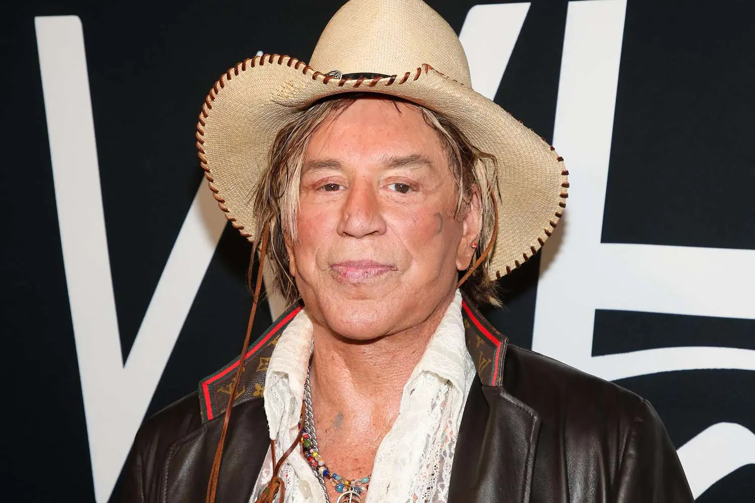 Mickey Rourke se marcha de Celebrity Big Brother tras amenazas a compañeros- Últimas noticias Ecuador