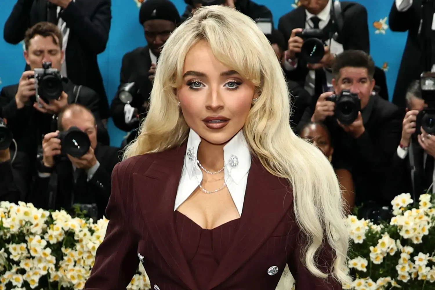 Sabrina Carpenter desata la sorpresa en la Met Gala con un look inesperado y audaz- Últimas noticias Ecuador