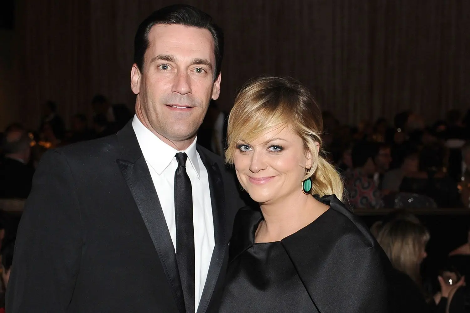 Descubre cómo Jon Hamm salvó a Amy Poehler de un momento devastador- Últimas noticias Ecuador
